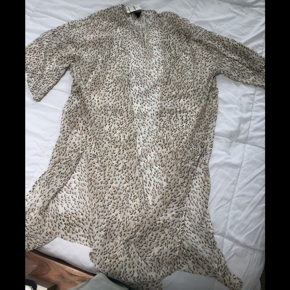 Women’s S/M Express cream leopard print kimono